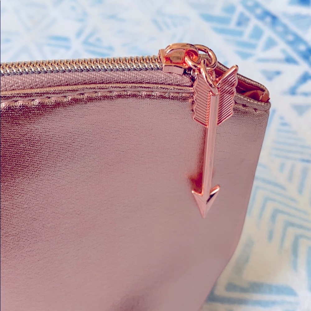 Lancôme Rose Gold Makeup Bag 💘 - Picture 4 of 5